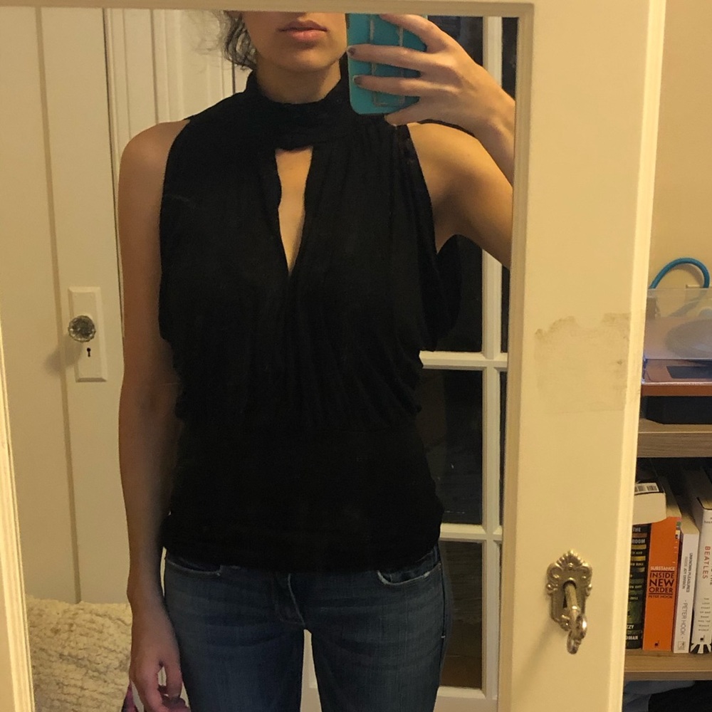 Turtleneck sleeveless top